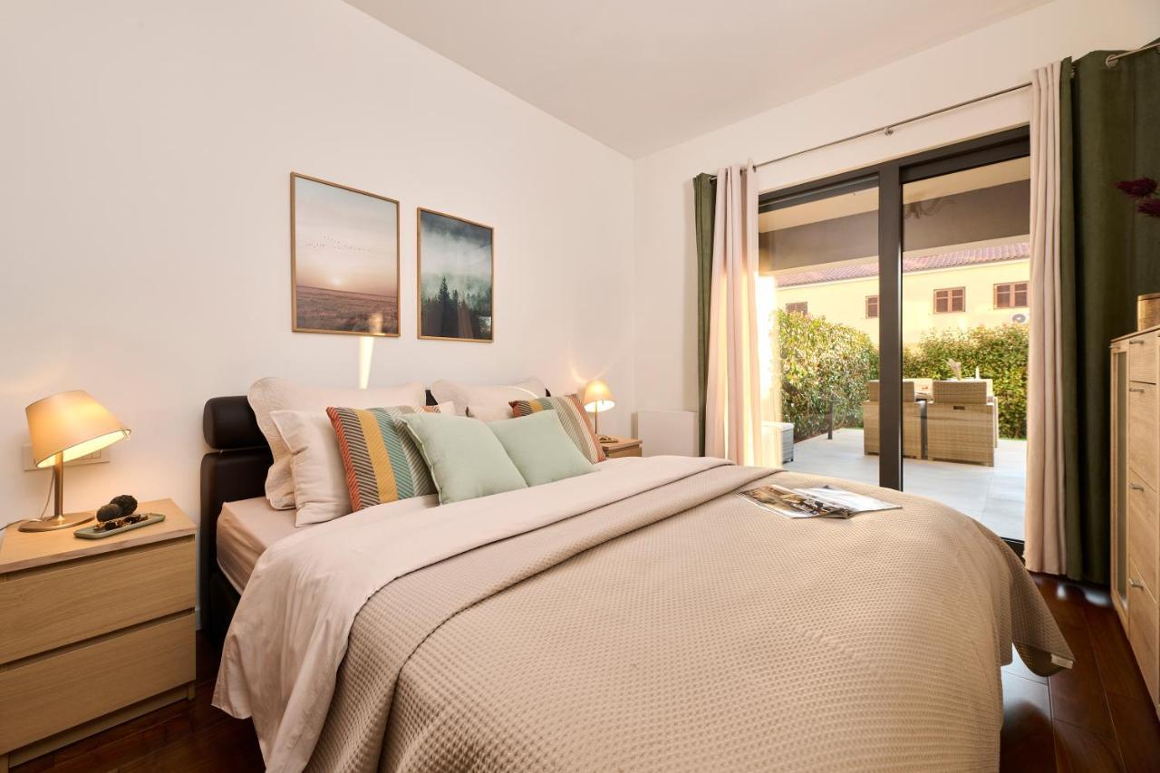 Spada Brand New Apartment With Garden 3 Min From Beach! Porec Exterior photo